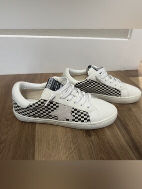 Vintage Havana White Sneakers with Black Checkerboard